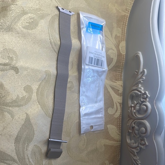 Magnetic Milanese Gold tone loop watch band for Apple - Picture 1 of 4